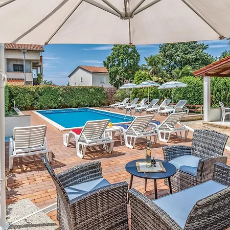 Cerova I Apartment *