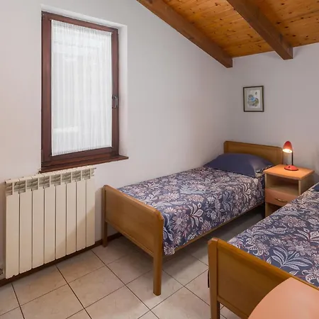 Cerova I Apartment *