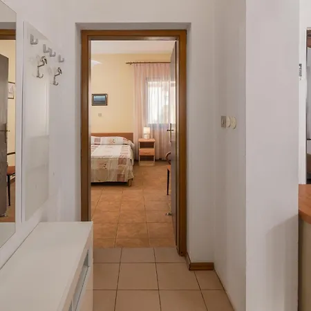 Apartman Cerova I *