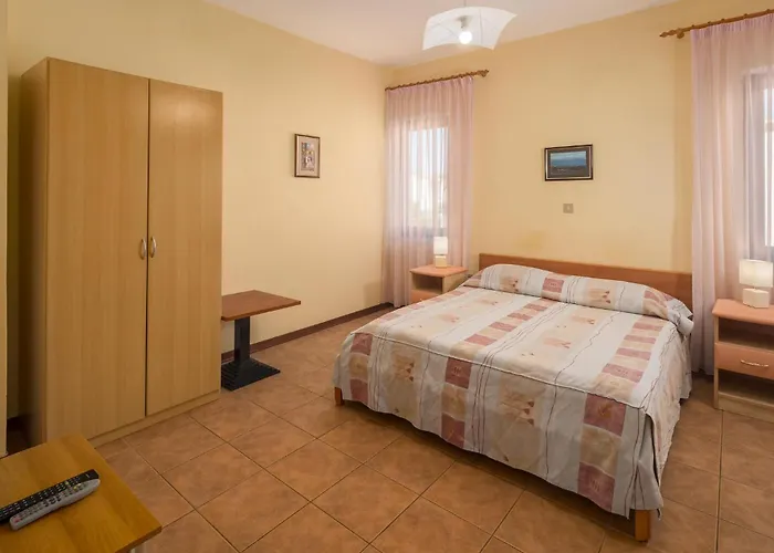 アパート Cerova I ポレッチ